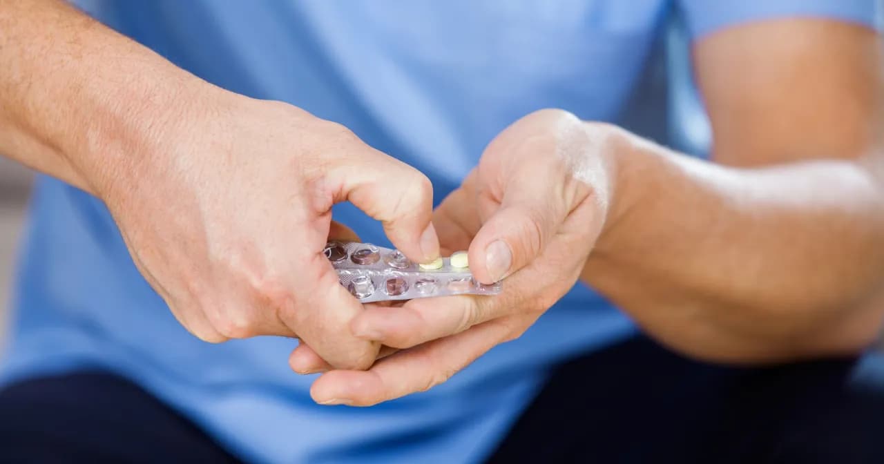 Jak długo brać witaminę B12? Eksperci wyjaśniają