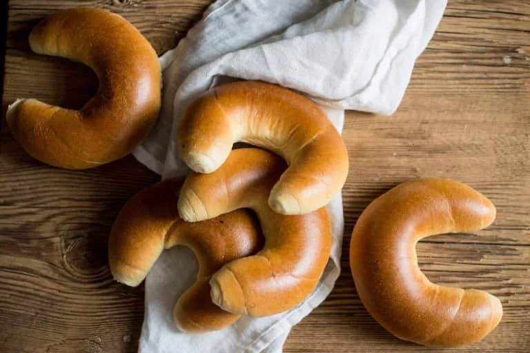 Ile kalorii ma rogal maślany: Poznaj wartości odżywcze i kaloryczność