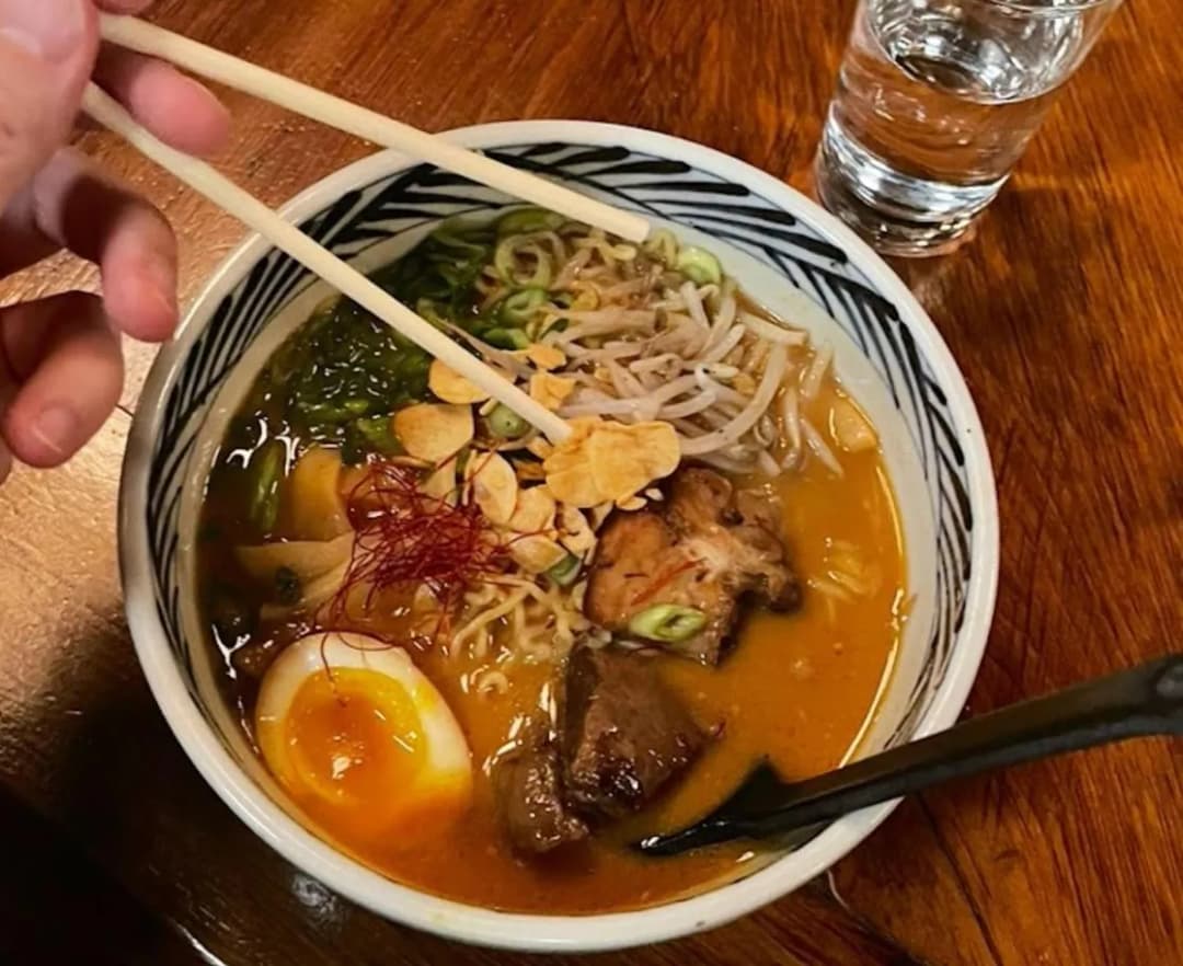 Ile faktycznie kalorii ma ramen: poznaj pełną wartość kaloryczną zupy