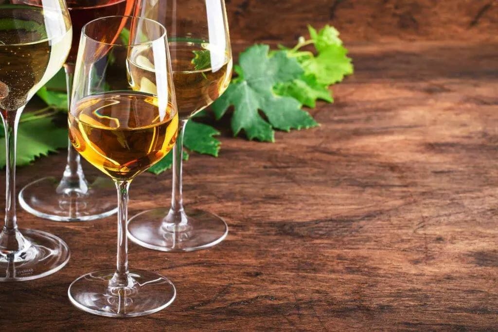 Ile kalorii ma wino? Poznaj kaloryczność każdego rodzaju trunku