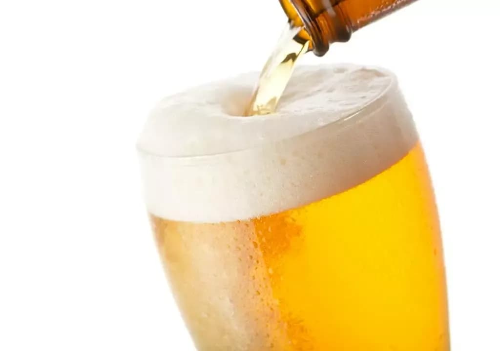 Ile naprawdę kalorii ma 0,5 l piwa - szczegółowe zestawienie dla każdego rodzaju