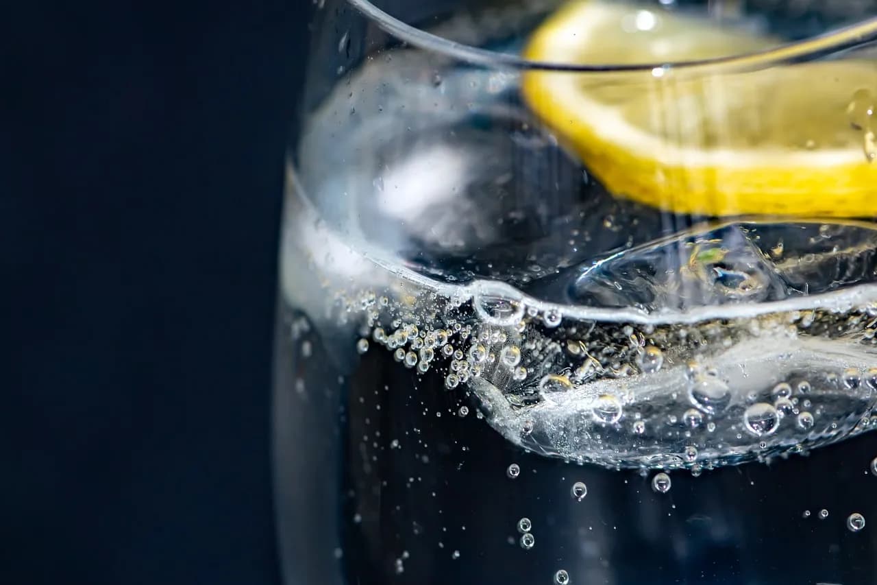 Zaskakująca prawda: ile kalorii ma woda gazowana i jej wpływ na dietę